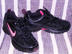  !      NIKE,/,,.36-2200.