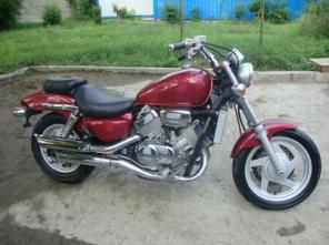   Honda Magna750