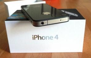 Apple iPhone 32GB 4  Unlocked Original...$300usd