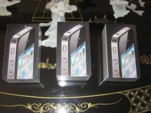 Apple  iPhone 4 16GB/32GB Factory Unlock/Apple iPad 2 64GB