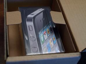 Buy Unlocked :  Apple iPhone 4G HD 32GB/16GB : $300UD