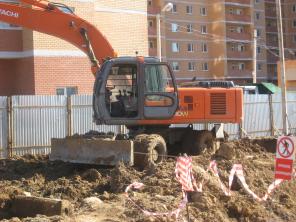      HITACHI ZX 210