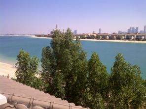  5- 3-        (Palm Jumeirah)  .