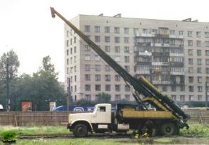 Сваебойная установка КО-8 на базе Краз 257 .