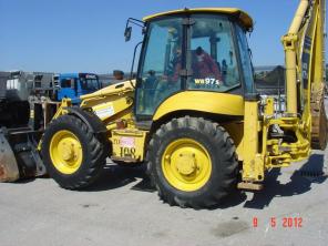   Komatsu WB97S-5    