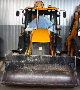 -  JCB 3CX