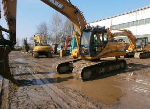   CASE CX210 2005.