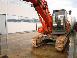   Hitachi ZX 210 2004.