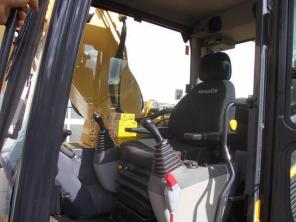   Komatsu PC210LC-8
