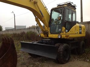   () komatsu  PW 220 ,   