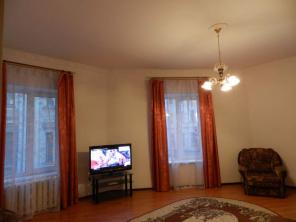 Сдача в аренду 3к.кв по адресу П.С. Большой 71