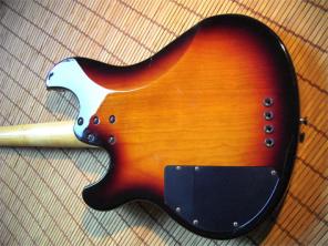  Fender stratocaster made in Japan,-   