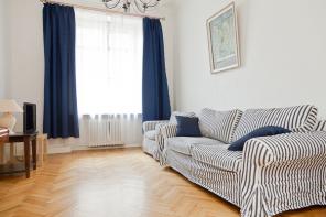 Сдается посуточно 2 комн в высотке на Баррикадной