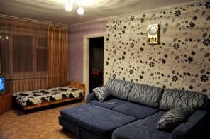 Посуточно 2 комнатная квартира Комсомольский, 79
