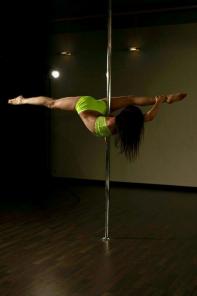  pole dance   .