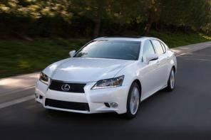  Lexus GS  .