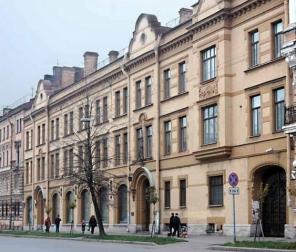 Сдам офис 12кв у м."Звенигородская".