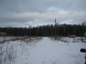 Продам участок в деревне по Симферопольке 85 км. рядом слесом