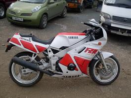 Продаю спорт-байк Yamaha FZR400