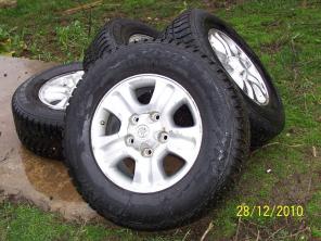    , 4 .  /    TOYOTA LAND CRUISER 100    Bridgestone Ice Cruiser 5000 275/65 R17