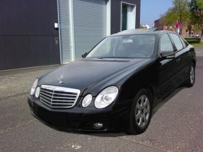 Mercedes-Benz E200 2009 .