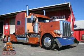   Peterbilt 389