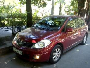  Nissan Tiida 1.6 AT