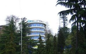 Продается 2-комн. кв. в Сочи, 300 м от моря.