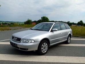 AUDI A4 AVANT QUATTRO