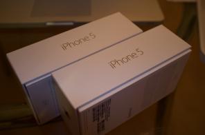 Apple, iPhone 5 Black (16GB) $ 600