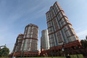 Уважаемые дамы и господа! Вашему вниманию предлагается предмет роскоши, роскошный пентхаус в легендарном жилом комплексе «Алые паруса»