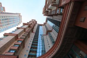 Уважаемые дамы и господа! Вашему вниманию предлагается предмет роскоши, роскошный пентхаус в легендарном жилом комплексе «Алые паруса»