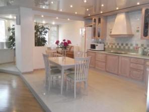 Продается шикарная четырехкомнатная в элитном доме