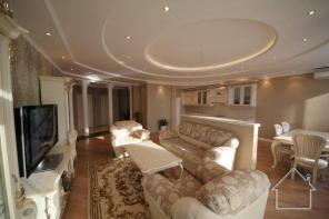 продается 5-ти комнатная квартира на Юго-Западной