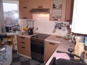 Продаю 2х к.кв Стачек 105.