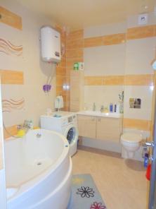 Продаю 2-х комнатную квартиру-студию в центре города с евроремонтом