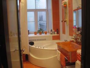 Продам двухкомнатную квартиру, 59 кв.м. Центр!