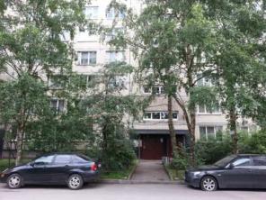 Двухкомнатная квартира в тихом зелёном дворе