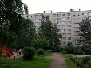 Двухкомнатная квартира в тихом зелёном дворе