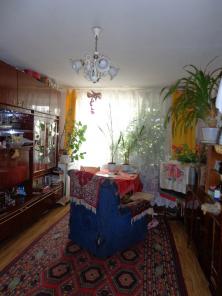 Продаю 1 комнатную квартиру, район Экономического университета