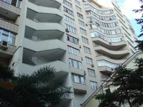 Продается 4-комнат. квартира