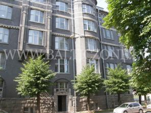 3-комнатная квартира в реновированном доме центре Риги, в посольском районе