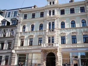 3-комнатная квартира в реновированном доме в центре Риги