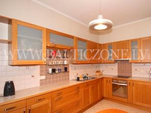 3-комнатная квартира в реновированном доме в центре Риги