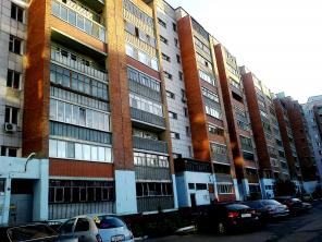 Продам 2 ком в центре ул.Елизарова НЕДОРОГО!