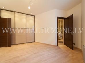 3-комнатная квартира в Старой Риге, в реновированном доме