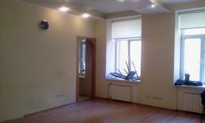 Продажа четырехкомнатной квартиры в Санкт-Петербурге