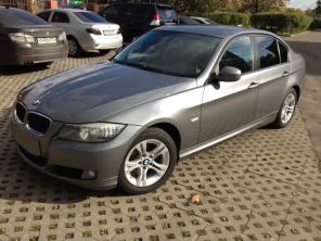  BMW 320i  . .