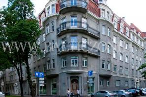 3-комнатная квартира в реновированном доме в центре Риги