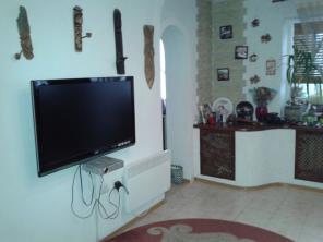 Продам 2-х комнатную квартиру с ремонтом в Крыму.